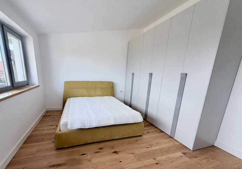 Duplex cu 4 camere cu Canalizare în Moșnița Nouă