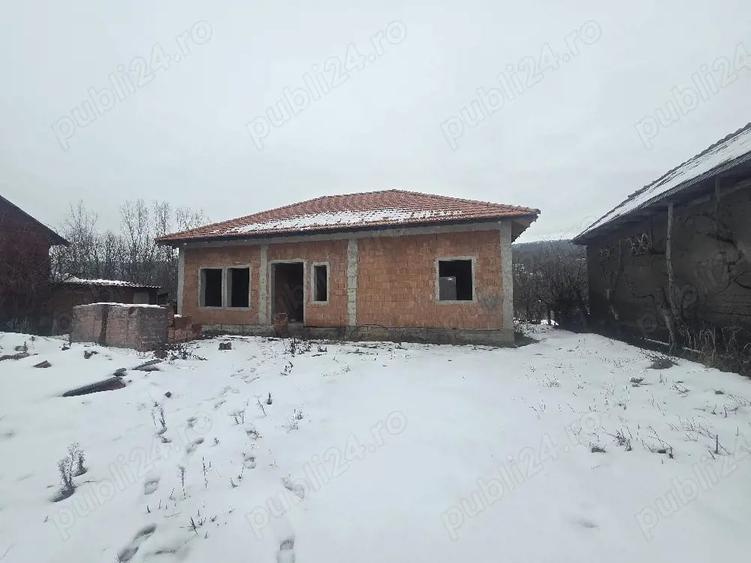 Casă cu Teren 1724 Mp în Central