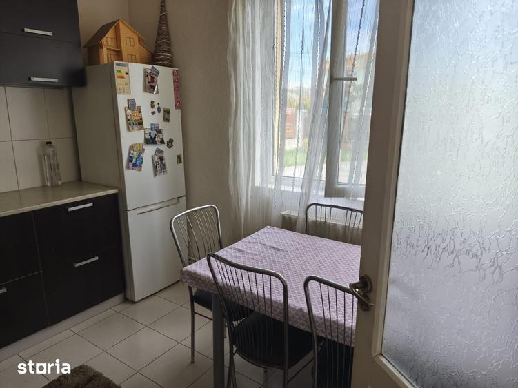 Casă cu 3 camere cu Teren 400 Mp în Acățari