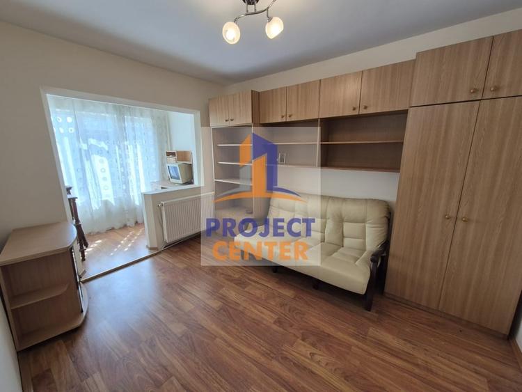 Apartament 3 camere confort 1 decomandat, foarte spatios, etaj 3 - 1