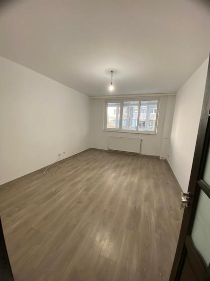 2 DECOMANDATE  parter cu centrala, balcon 9m, Miron Costin - 1