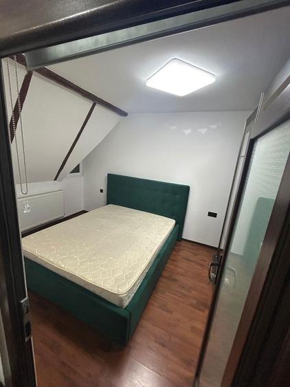 Vand apartament smart 3 camere -mansarda- loc de parcare-curte - 2