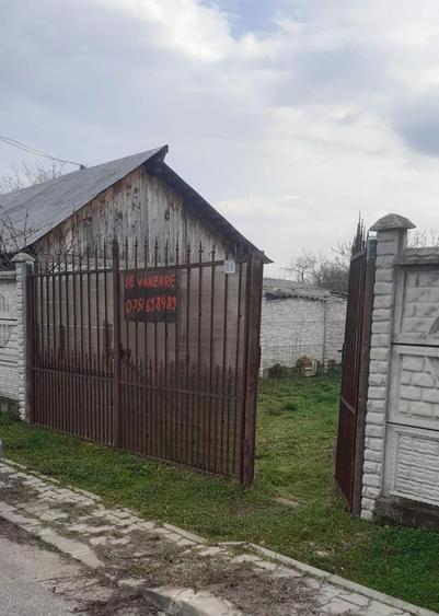 Teren + casa batraneasca - 2