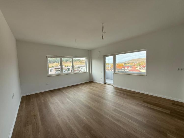 De vânzare apartament nou, finisat 3 camere, 74 mp. - Comuna Baciu - 2