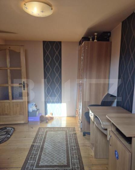 Vand casa cu 3 camere singur in curte p+m in Dambul Pietros - 2