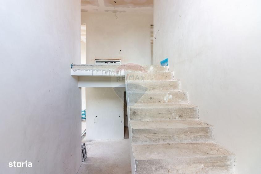 Casă cu 4 camere în Dumbrăveni