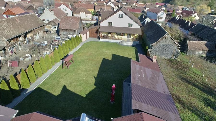 Casǎ Individualǎ/Pensiune/Turism - Ocna Sibiului - 1546 mp teren - 5