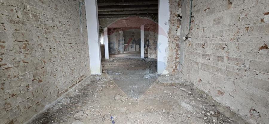 De vanzare | Casa cu 3-5 camere, necesita renovare | Zona Baicului - 4