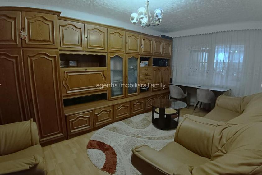 Apartament cu 3 Camere in Burdujeni Apartament cu 3 Camere in Burdujeni