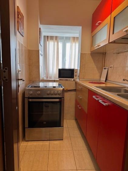 Proprietar, inchiriez apart 2 camere, decomandat,Berceni, Luica  1900 lei - 2