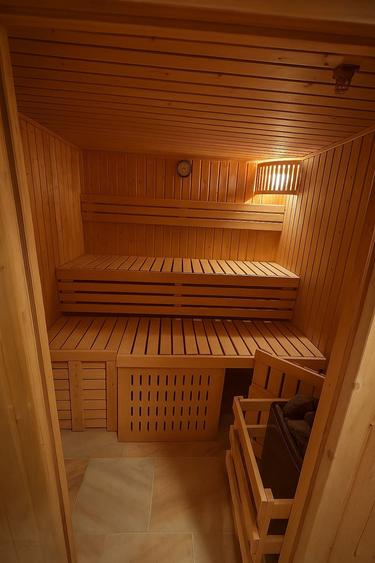 VILA CU PONTON LA LAC, PISCINA IDEALA PENTRU AFACERE sau LOCUIT - 27