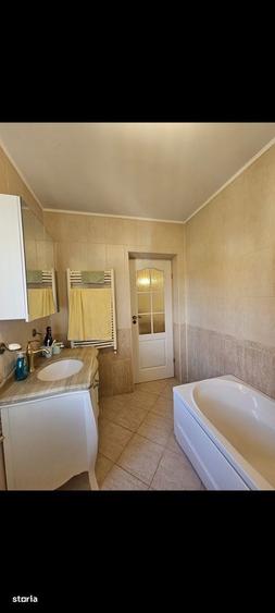 Casa spa?ioasa cu garaj, aproape de lac - 5