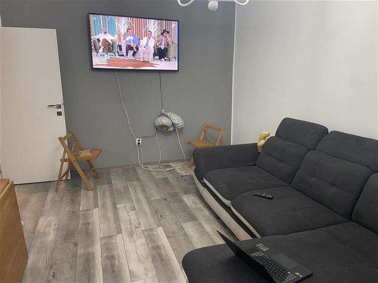 Apartament 2 camere , zona centrala - Scoala nr 10,etaj 2 8  , decomandat - 2