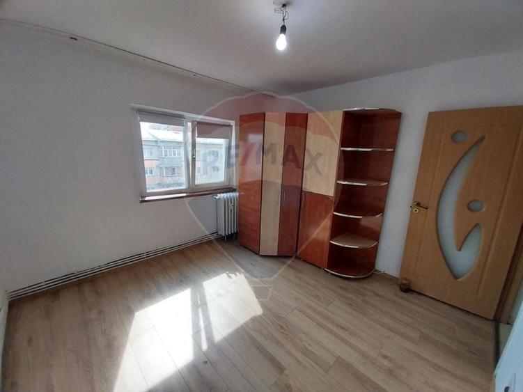Apartament 2 camere decomandat in Rovine - Penny - 8