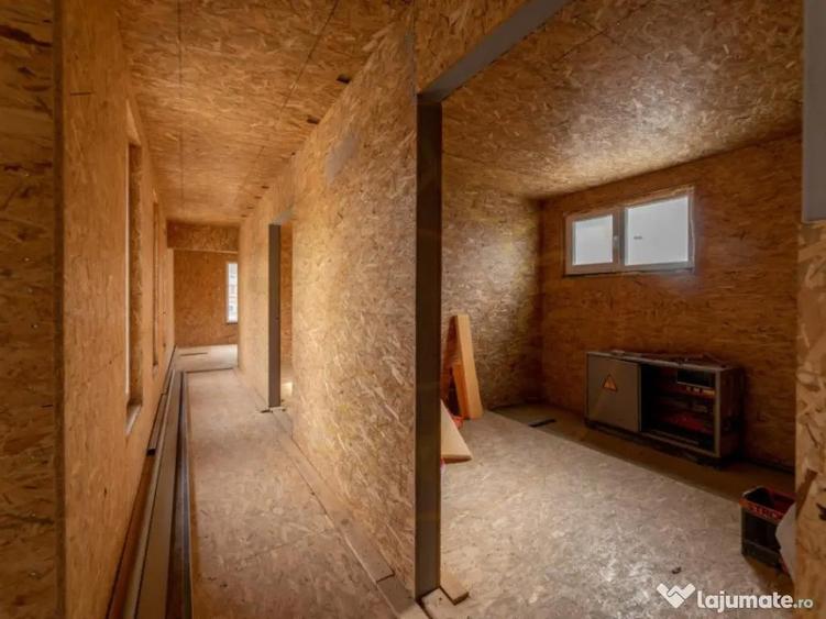 Casa moderna cu 5 camere intr-o zona lini?tita de deal - 8