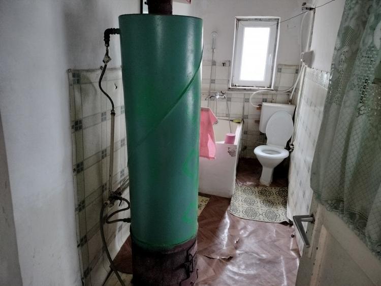 exclusivitate! Casa batraneasca trei camere, acoperis nou, Valu lui Traian! - 6