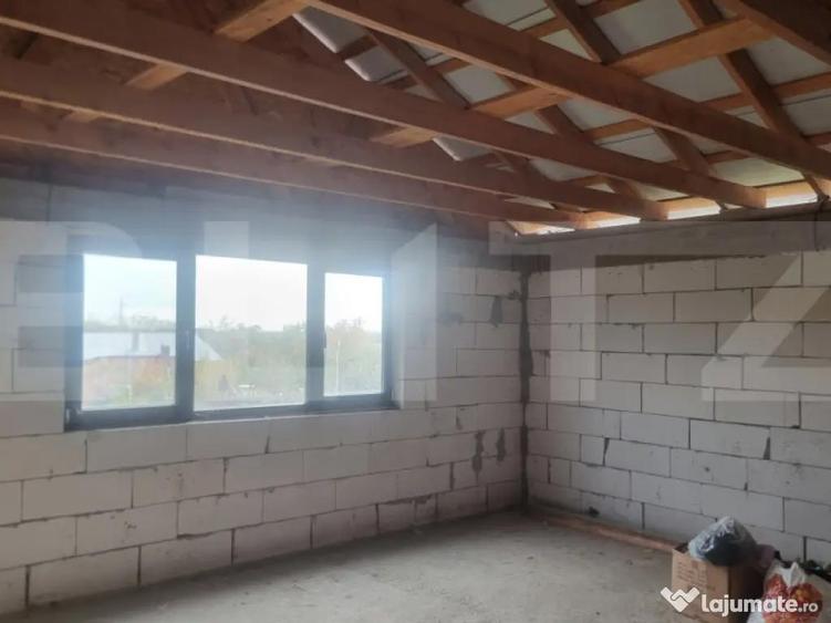 CASA LA ROSU CU TEREN - 11