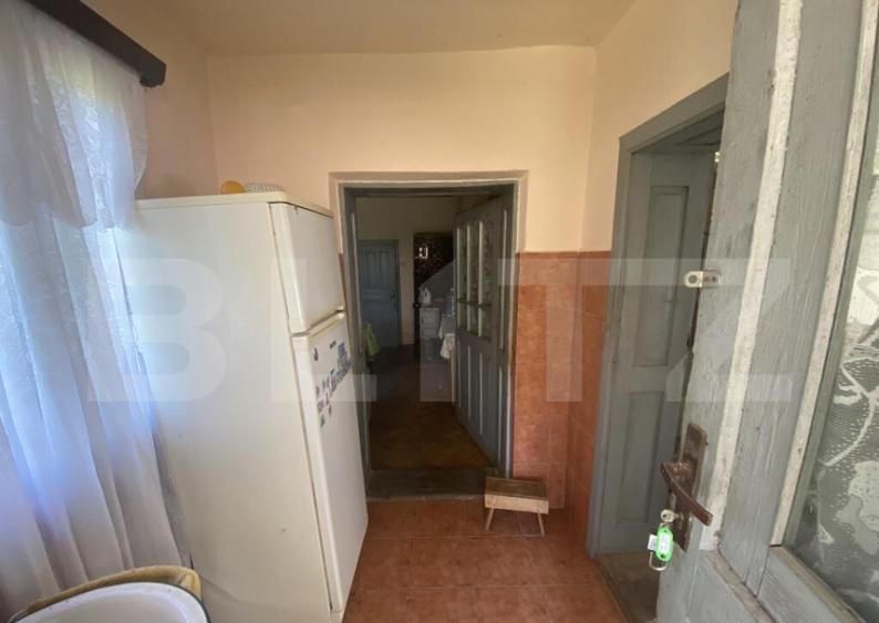 Casa de vanzare cu teren in suprafata de 3000 mp in comuna C - 3