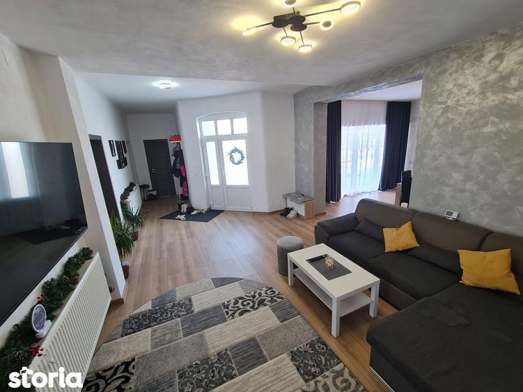 Casa de Vanzare la Cheie in Orasul Ineu Jud Arad, Teren 1439 mp. - 4