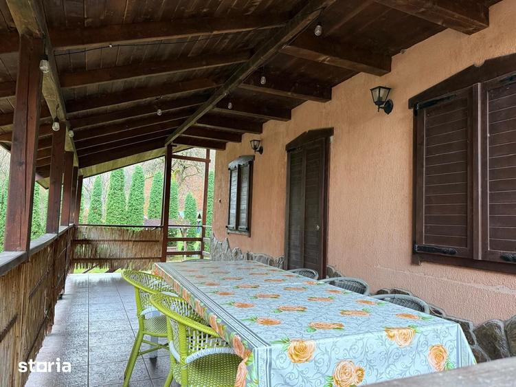 Casă cu 4 camere cu Teren 900 Mp în Bratca