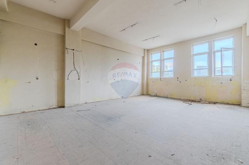 Spatiu industrial de 2060mp cu teren de 3358mp de vanzare Str Turnului - 25