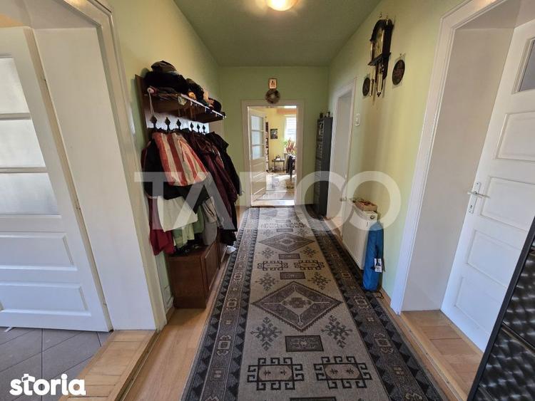 Casa individuala de vanzare teren 972 mp 2 garaje zona Sub Arini Sibiu - 1