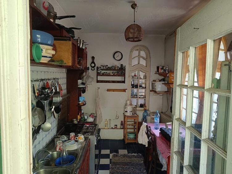 Casa si cabana in aceeasi curte de vanzare - 10
