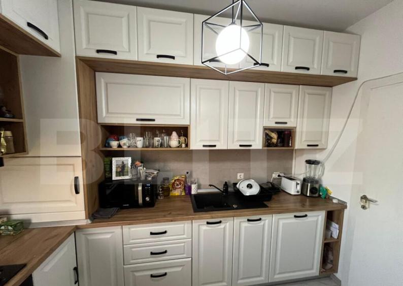 Apartament de vanzare, cu 3 camere, 80 mp, zona Sud - 7