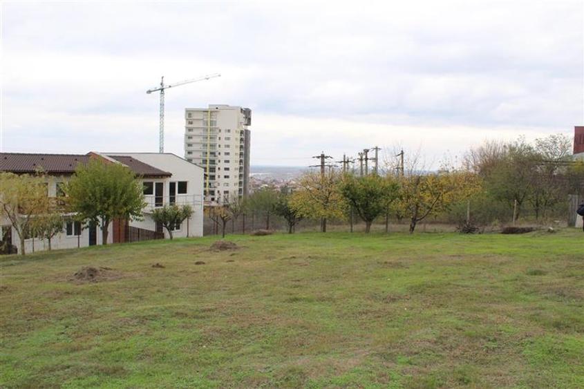 Teren intravilan de vanzare zona Kaufland - 1