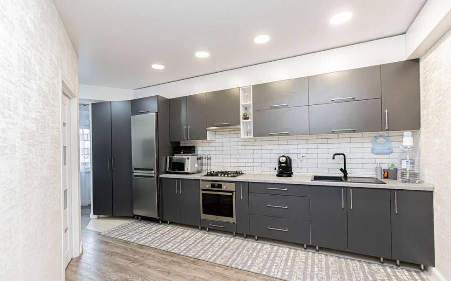 Apartament cu 3 camere de vanzare in zona Tractorul - 5