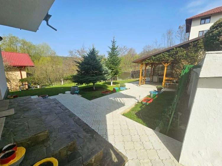 VILĂ ELEGANTĂ CU PRIVELIȘTE DEOSEBITĂ – VALENII DE MUNTE - 25