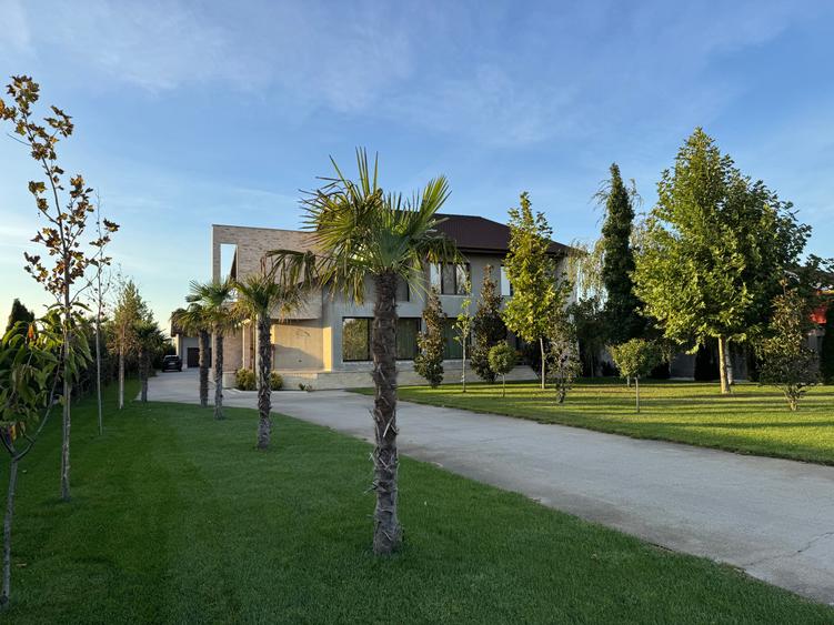 Vila S+P+1E, finisaje de lux, teren - 3000 mp, zona Platou Strehareti - 2