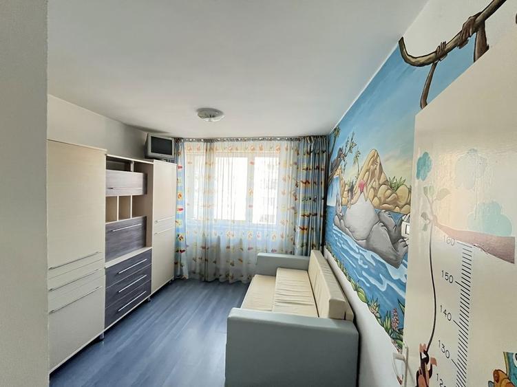 Vand apartament - 3 camere - decomandat - 4