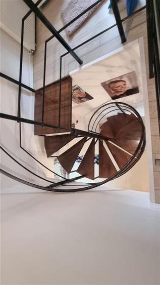 Casa de vanzare moderna cu costuri reduse, panouri solare si spatiu comercial in - 12