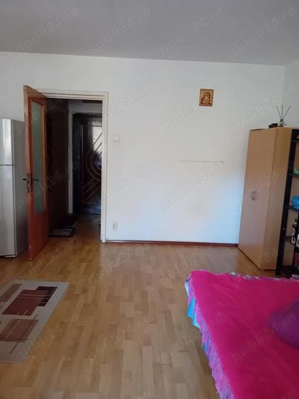 Proprietar vand garsoniera in Drumul Taberei,langa Mall Plaza Romania,etaj 2 - 8