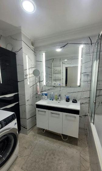 Apartament cu 3 camere in zona Bartolomeu