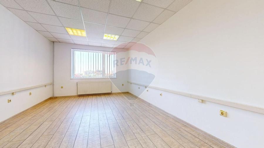 Birouri de închiriat în Brașov, Centrul Civic, clădire de birouri - 11