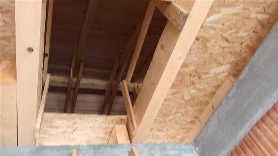 Casa la 15 minute de Brasov, DJ 112A, la rosu sau finalizata la cheie - 4