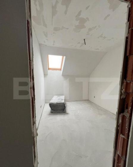 Apartament de 4 camere , 2 balcoane , 93 mp, zona Careiului - 1