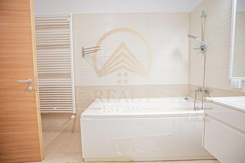 Ultracentral - Proprietate comercială P+M la 200 m de mare. - 32