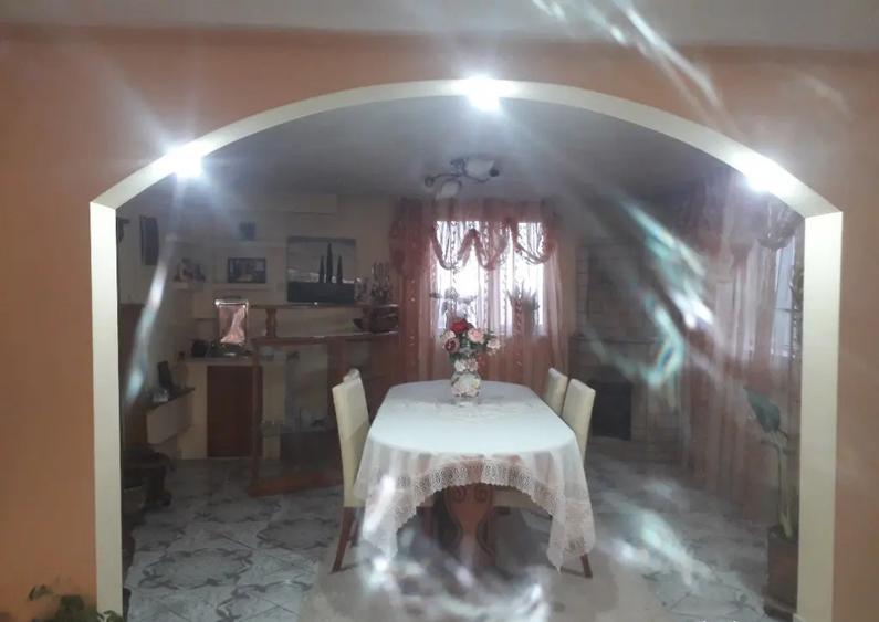 Casa / Vila ( D+P+E ) Zona Sfantu Ilie - Intrare - 10