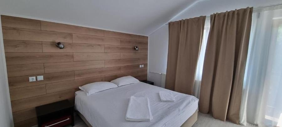 PENSIUNE in PREDEAL, cu 19 camere, restaurant, bar si 2 terase - 7