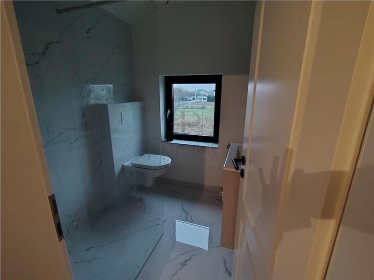 Duplex 6 camere - bucataria mobilata complet - toate utilitatile - 160 mp utili - 6