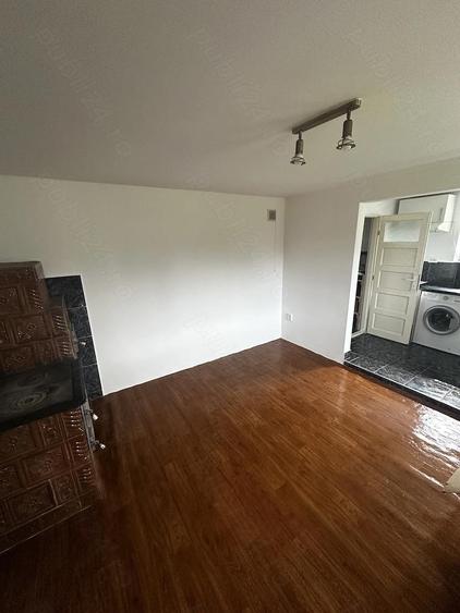 Casa si teren de vanzare(2700 mp), com Mica - 2