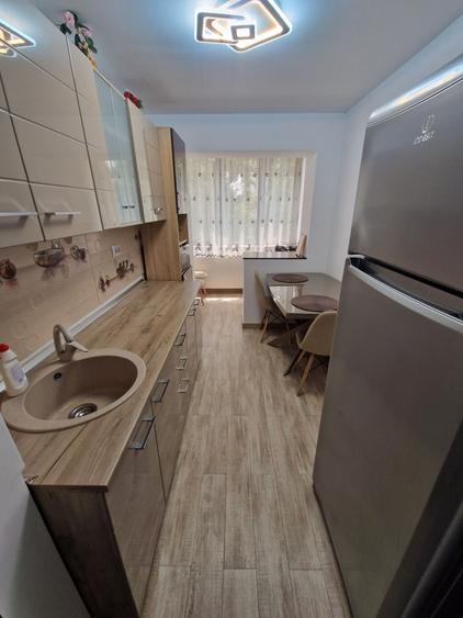 Apartament cu 2 camere în Micro 6