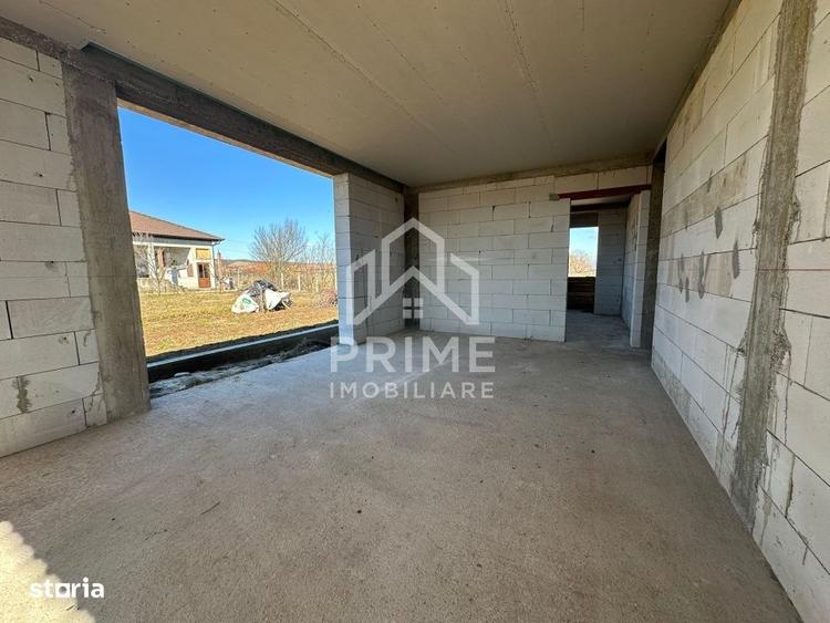 Casă cu 4 camere cu Teren 200 Mp în Teiu
