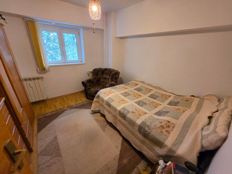 Apartament cu 4 camere decomandat în Știrbei Vodă