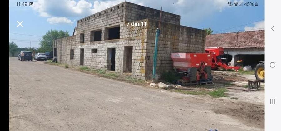 Casă cu 4 camere cu Teren 330 Mp în Băcia
