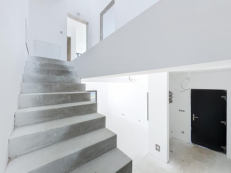 Casă cuplată -  5 camere, 3 bai, 195 mp, 2 parcari, aproape de Vivo! - 11