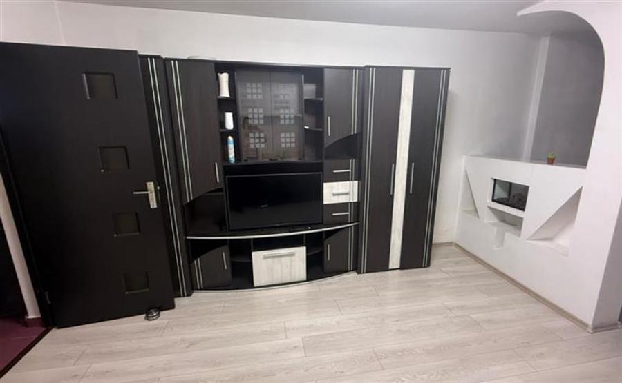 Inchiriere garsoniera amenajata in Tudor etaj 1 - 1